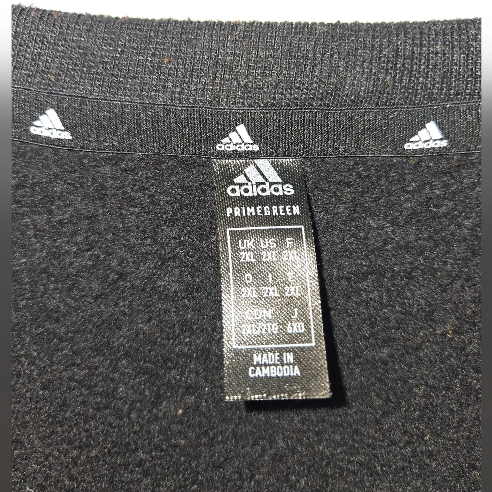 adidas classic black
